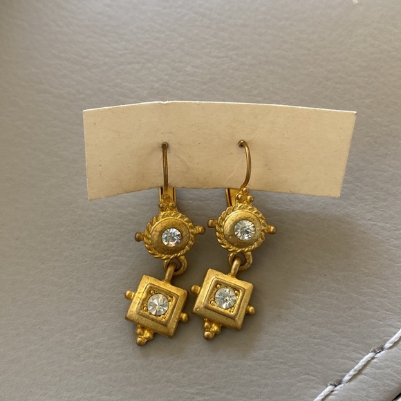 Vintage gold rhinestone earrings - Picture 3 of 3
